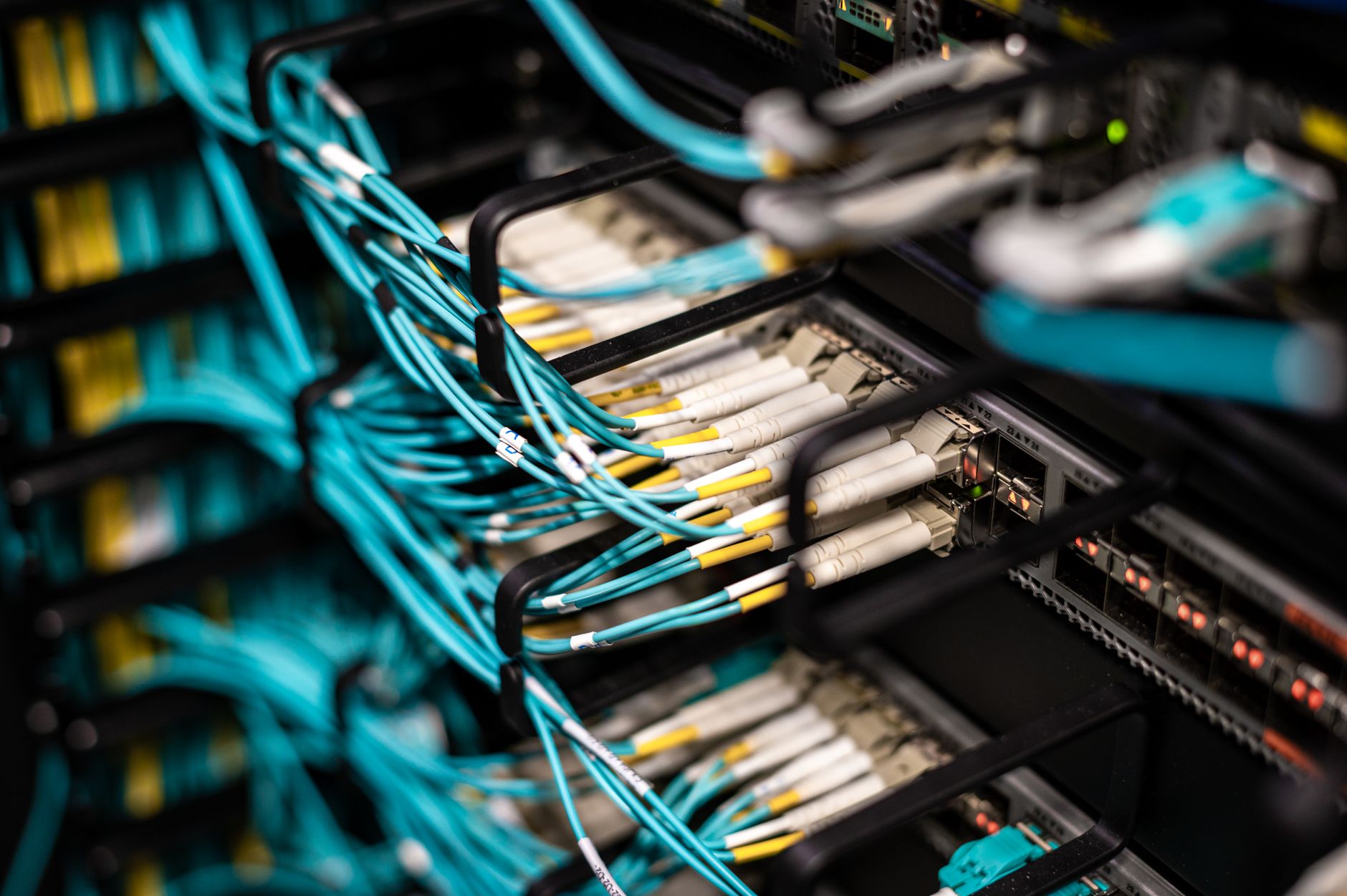 Edge Computing Nedir? Veri İşleme Süreçlerinde Gecikme Süresini Azaltan Yeni Nesil Mimari