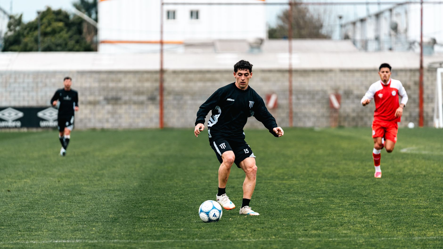 Takım Sporlarında Kaptanlık Kavramı: Saha İçi Liderlik ve Rol Dağılımı
