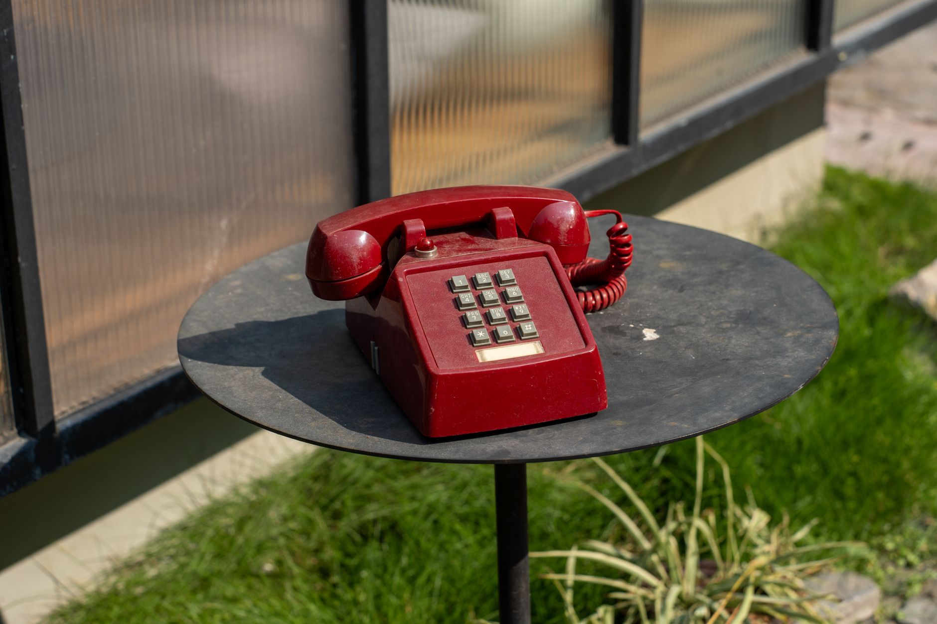 Uluslararası Krizlerde Sıcak Hat (Hotline) İletişimi: Liderler Arasındaki Doğrudan Telefon Hatlarının Tarihi ve Çalışma Mekanizması